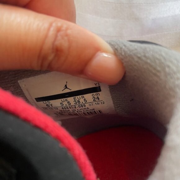 Nike Jordan 4 - Bred - Picture 4 of 4